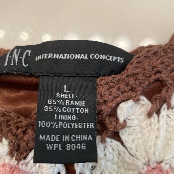 INC BROWN CROCHET TOP WITH PINK & WHITE FLOWERS, SPAGHETTI STRAPES. SIZE LARGE - Picture 5 of 5
